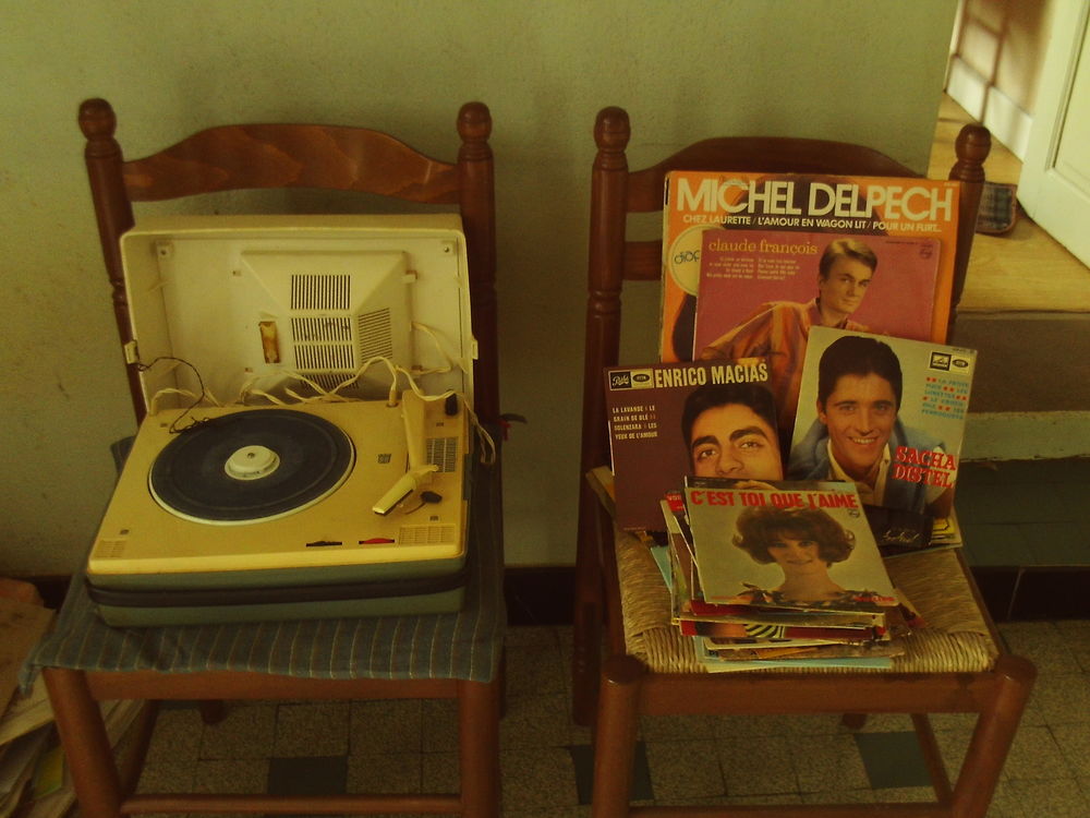 disques + tourne-disque CD et vinyles