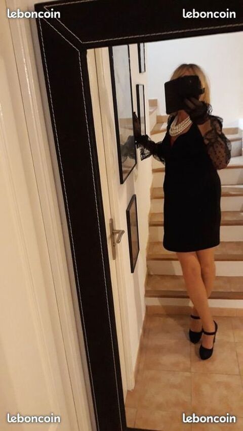 robe noire sexy manche dentelle 
15 La Seyne-sur-Mer (83)