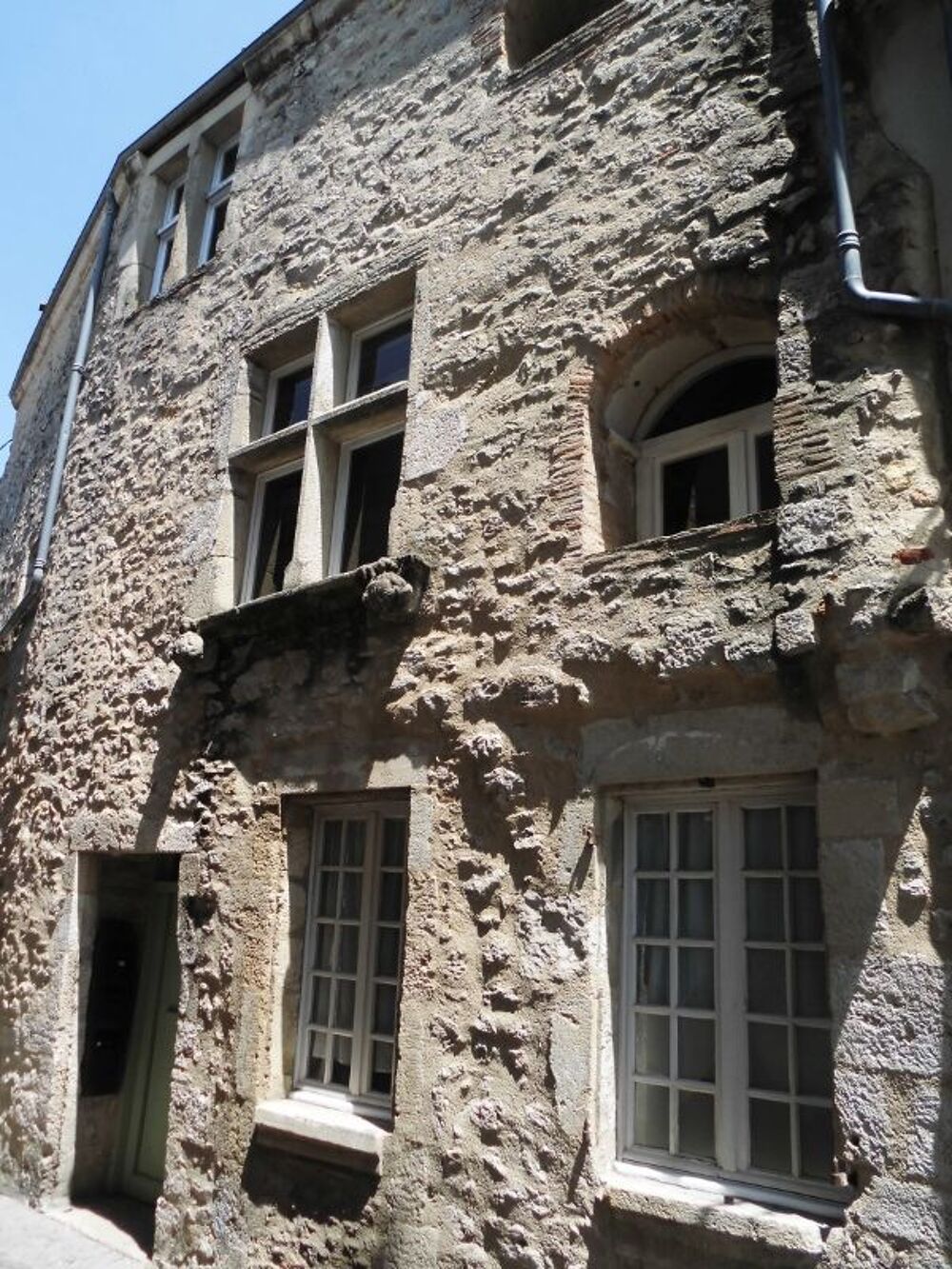 Location Appartement Appartement T3 rénové dans un immeuble classé 