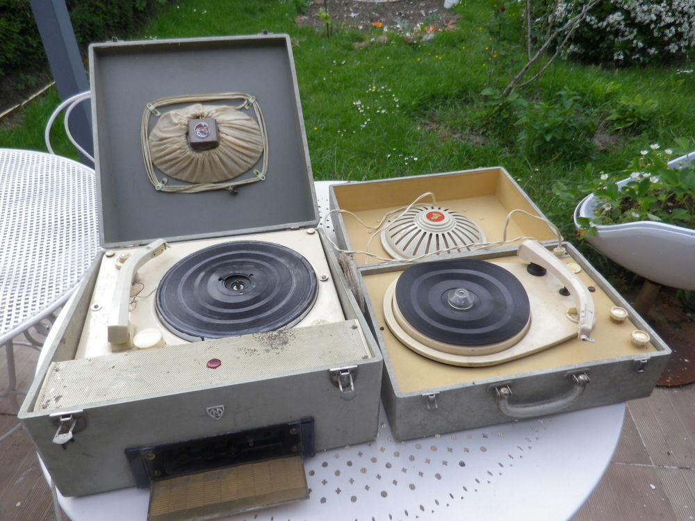 Lot de deux tourne disques &eacute;lectrophone valise Audio et hifi