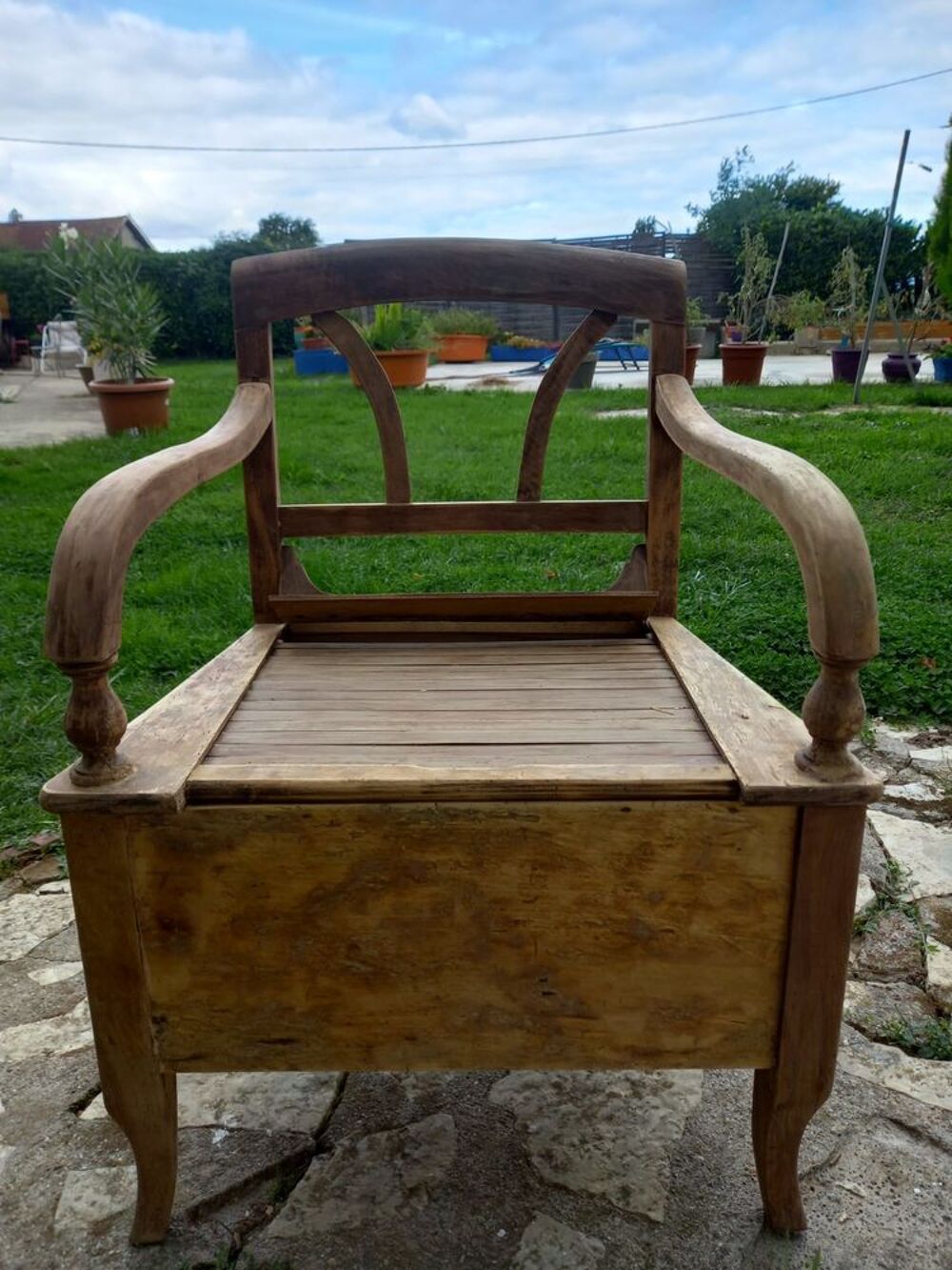 Fauteuil d'aisance style Louis XIV en bois 
