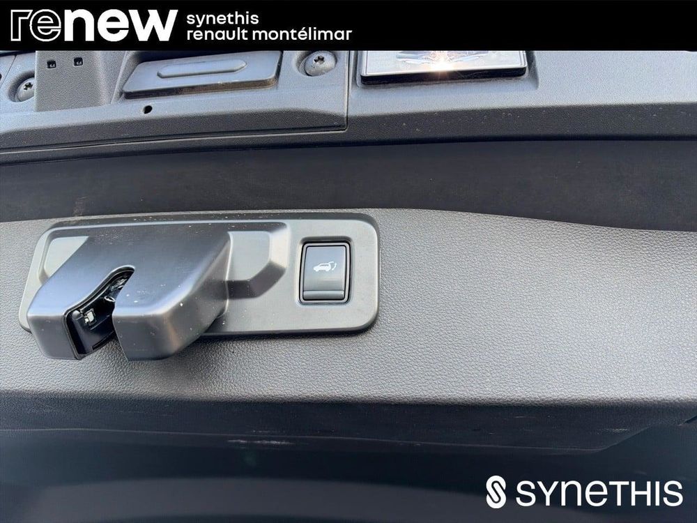 Symbioz E-Tech full hybrid 145 Iconic 2025 occasion 26200 Mont&eacute;limar