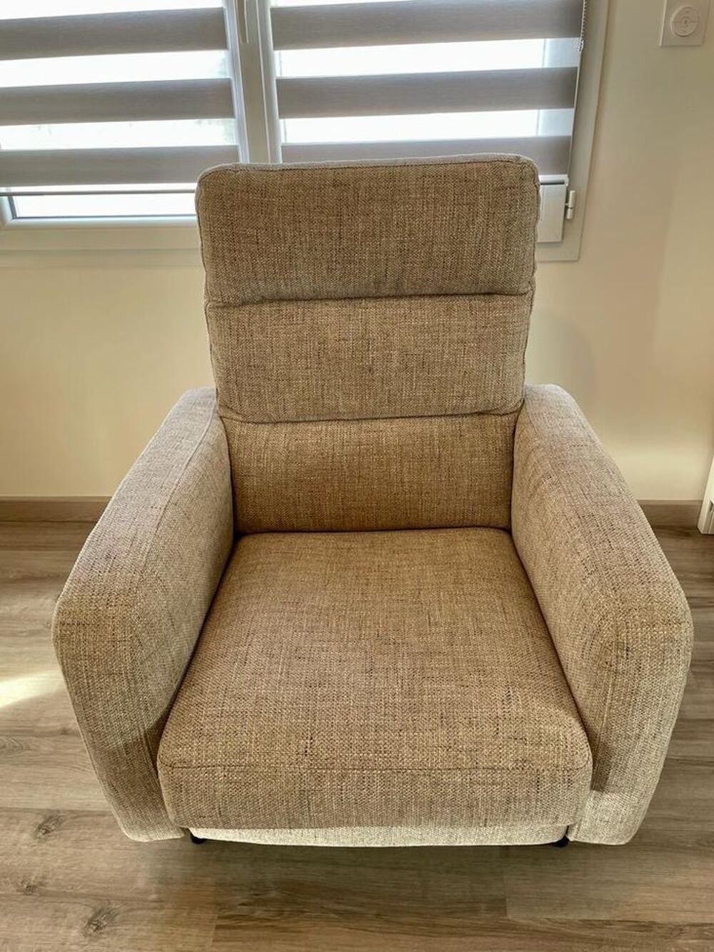 Canap&eacute; et Fauteuil Poltrone &egrave; Sof&agrave; Meubles