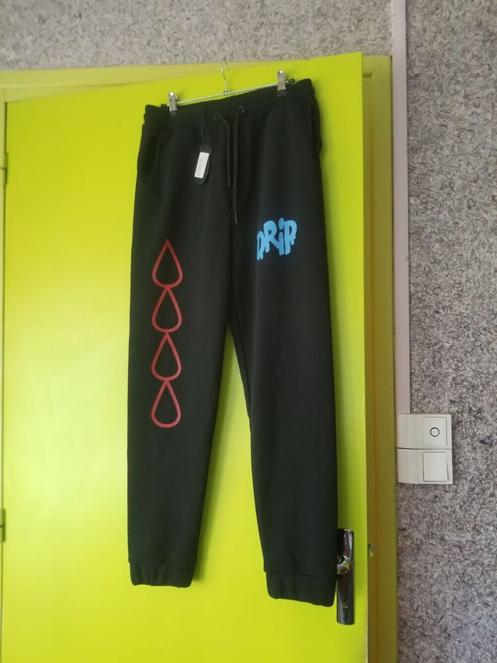 Pantalon noir molletonn&eacute; homme DRIP V�tements