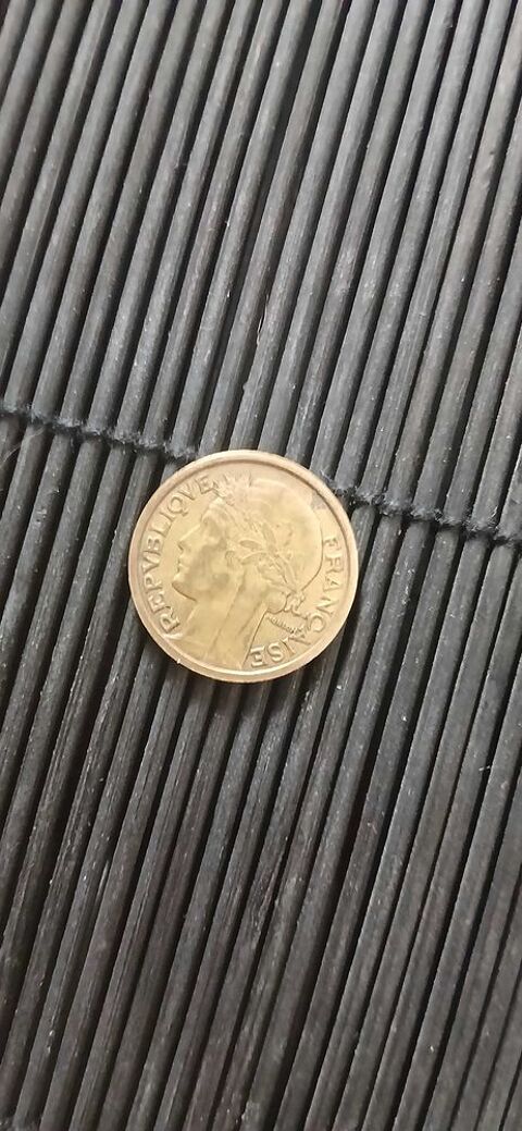 Pice de 1 franc 1937 10 Plissanne (13)