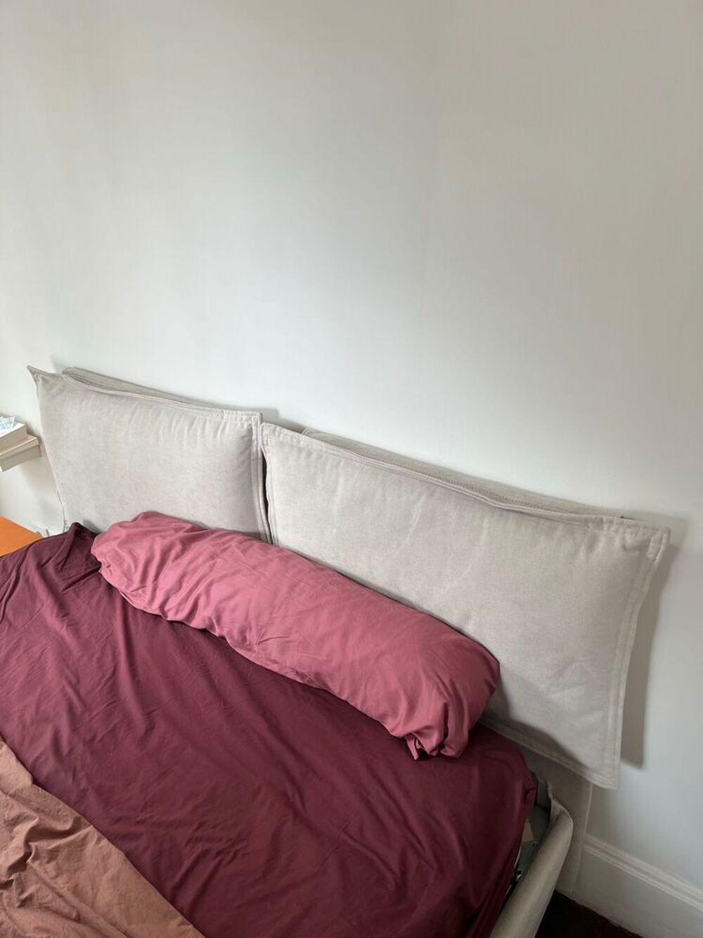 Lit coffre avec sommier relevable et t&ecirc;te de lit en tissu beige - 140x 190 Meubles