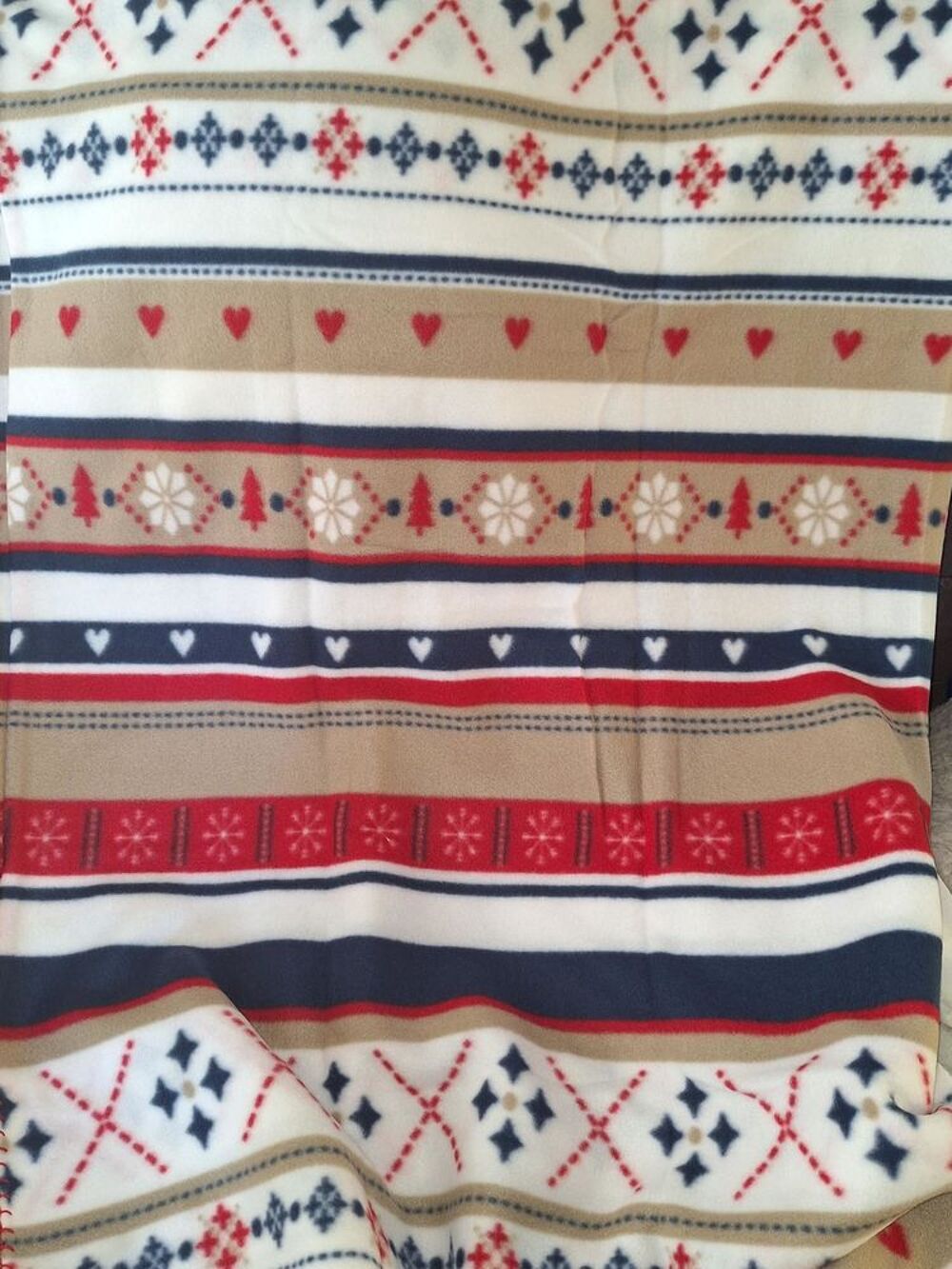 Plaid neuf 100% polyester Décoration