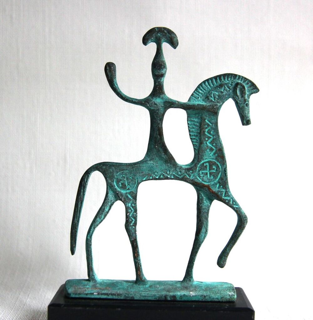 Sculpture cheval &eacute;trusque et cavalier en bronze patin&eacute; 