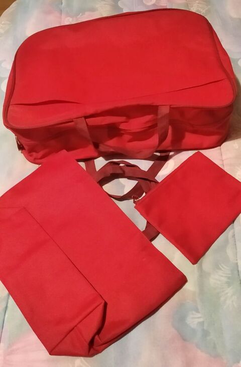 lot valise/sacs neufs rouge  Atlas  6 Ervy-le-Chtel (10)