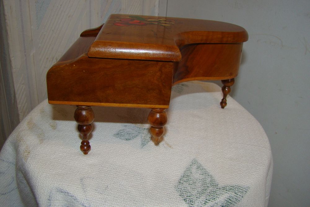 Bo&icirc;te &agrave; bijoux musicale REUGE - ann&eacute;es 1960 