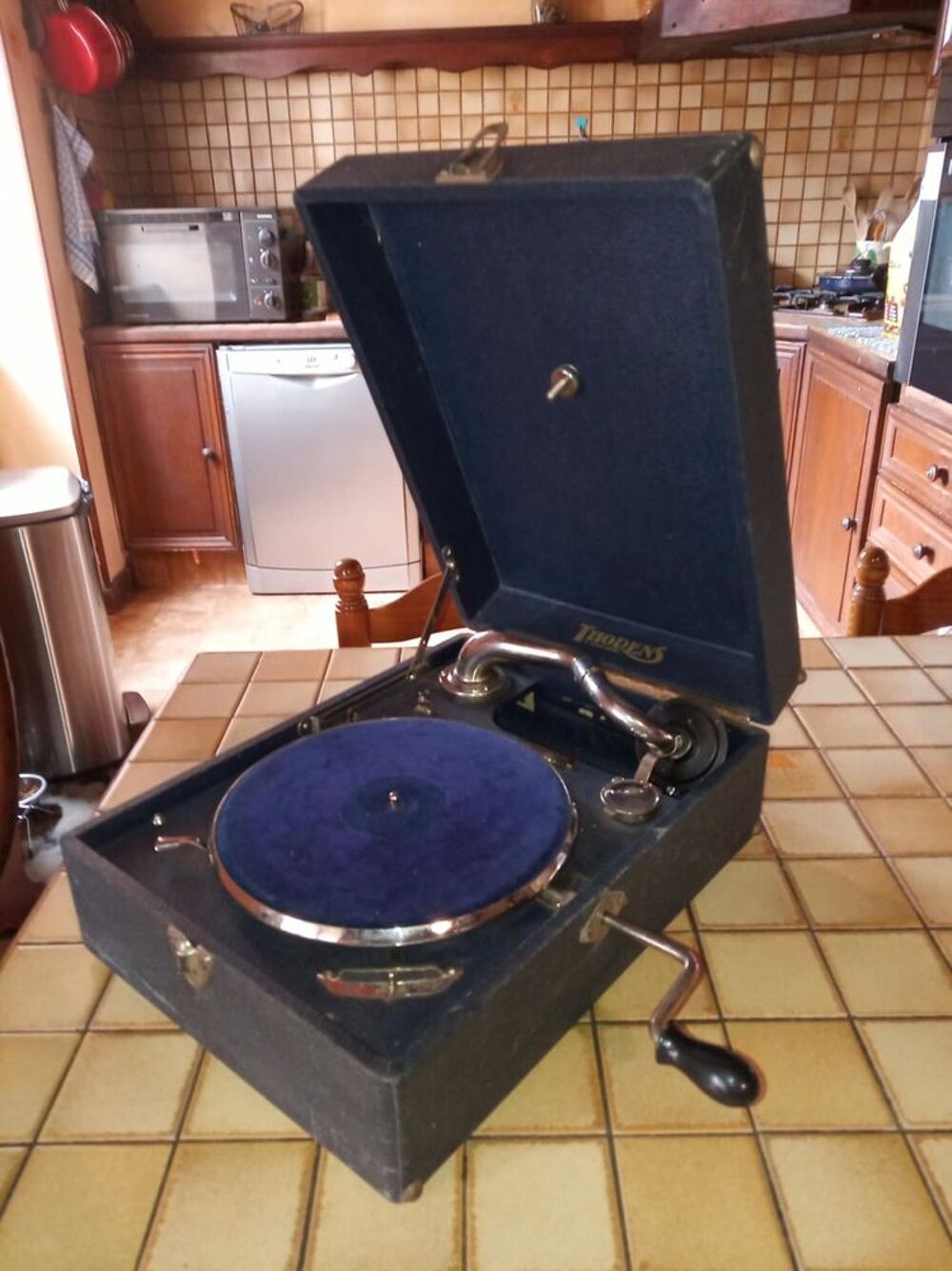  PHONOGRAPHE THORENS ( de marque SUISSE ) 