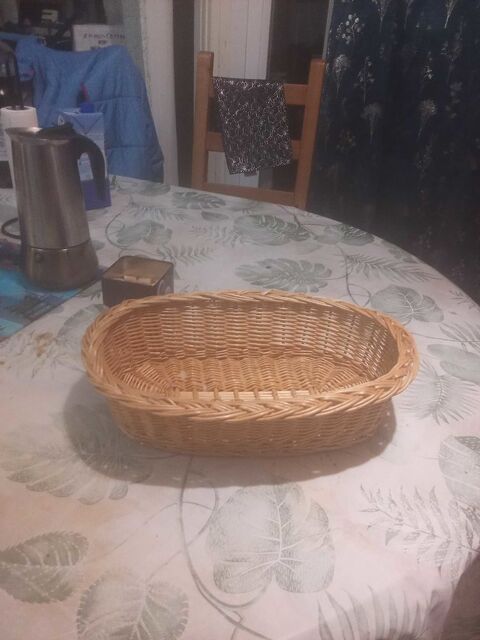 corbeille �  pain 5 Guyancourt (78)