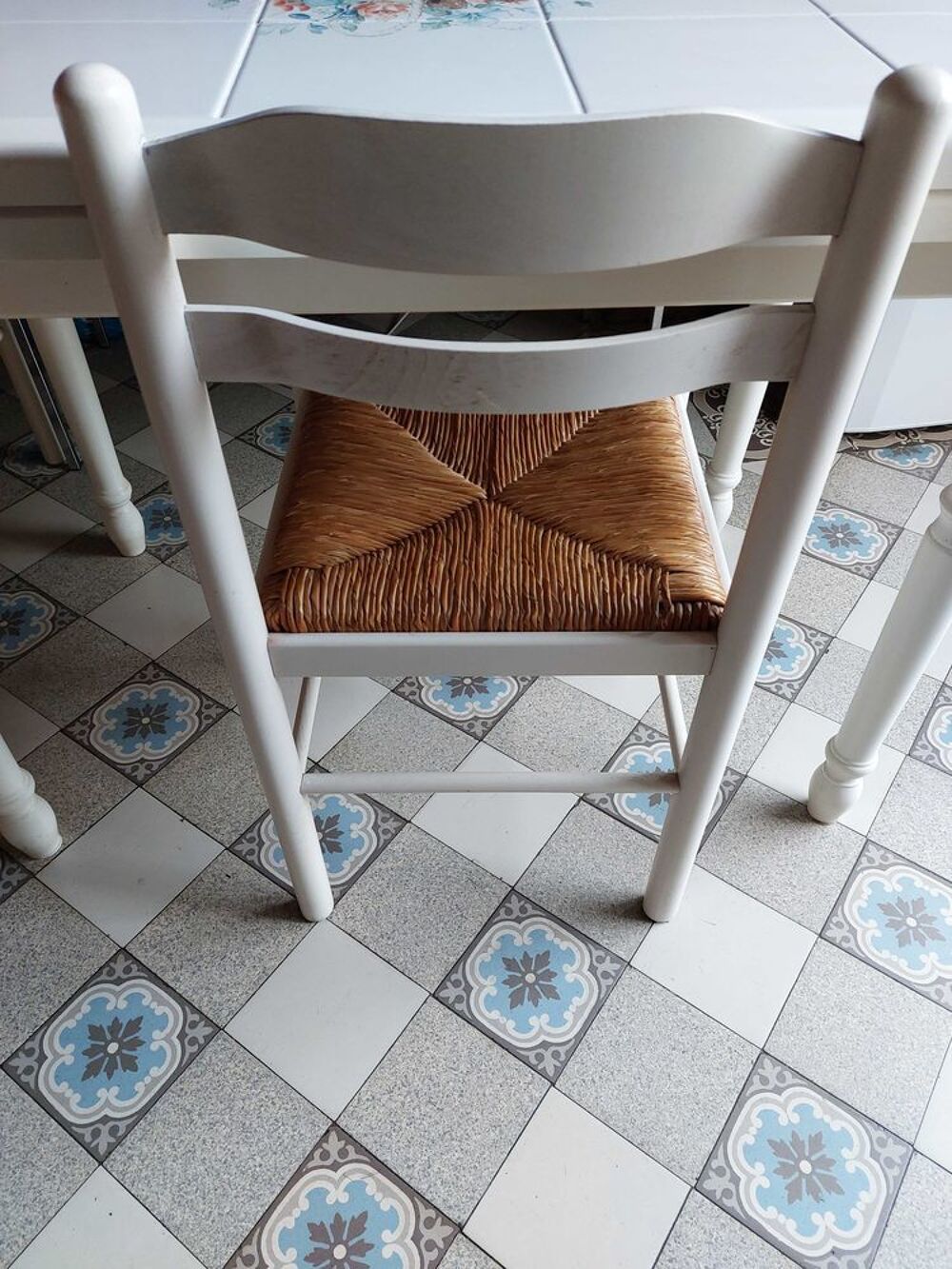 Table de cuisine et ses 2 chaises Meubles
