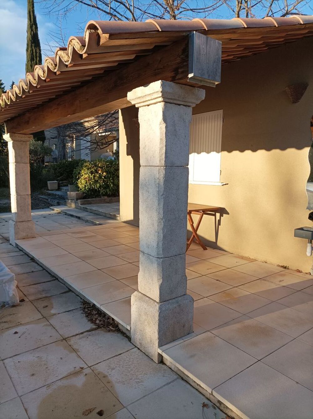 pilier en pierre Jardin