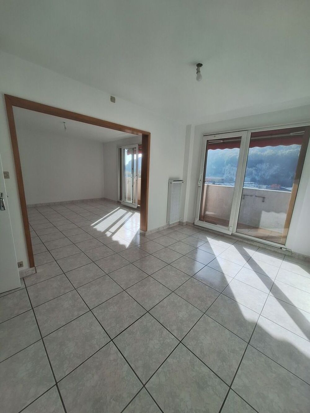 Location Appartement T5 spacieux et Lumineux Fontaine