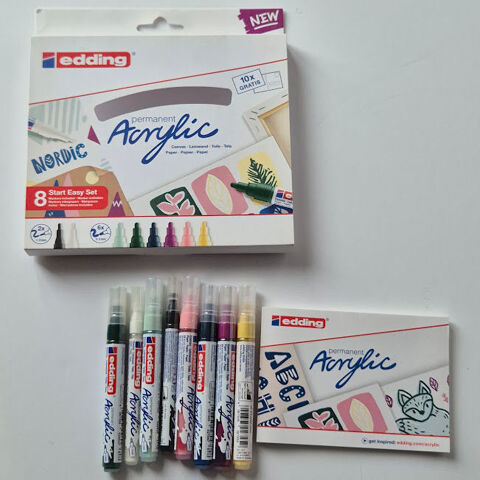 Bel ensemble de feutres acrylic Edding et 10 cartes postales 22 Saumur (49)