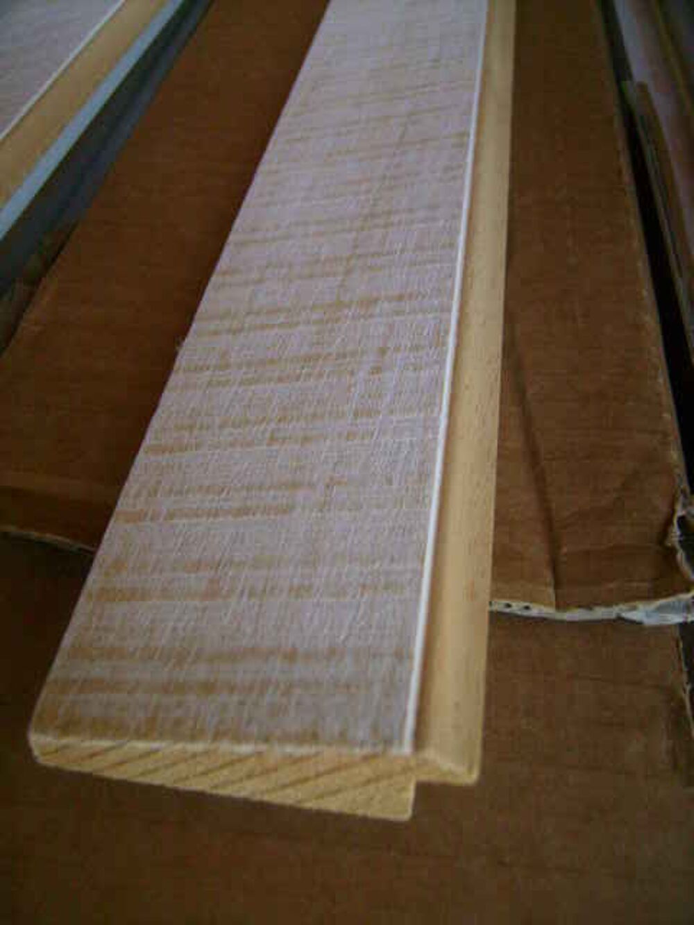 
Lot de 45 m&egrave;tres de baguettes bois 2 teintes pour cadres Décoration