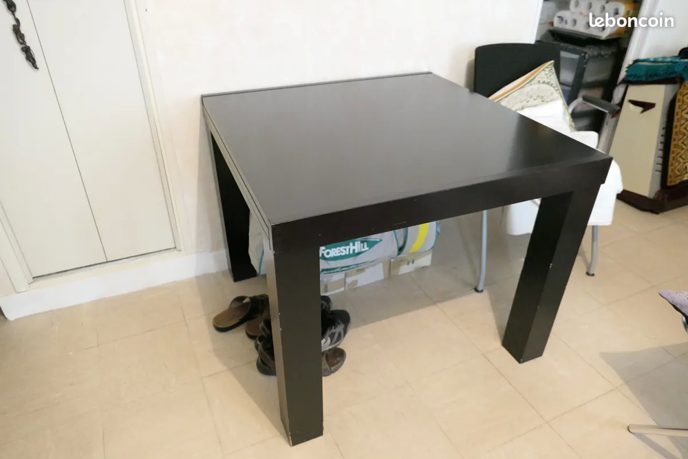 table carr&eacute;e bois noir laqu&eacute; bon &eacute;tat 92x92 , Meubles