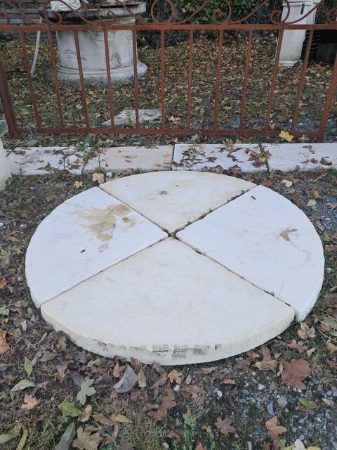 Rosace en pierre, base pour statue 79 Ch�teau-l'�v�que (24)