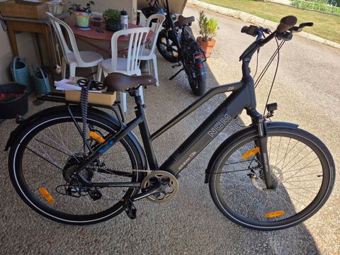 Vend  vélo électrique neuf  couleur noir mat
Zéro kilomètres 800 Saint-Priest-sous-Aixe (87)
