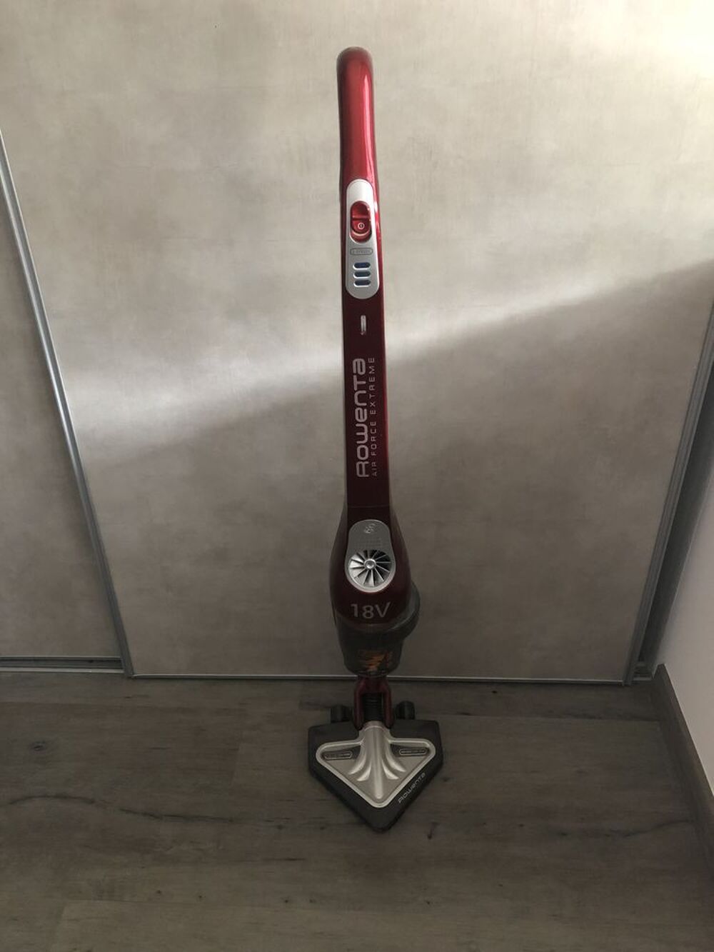 Aspirateur balai Electroménager