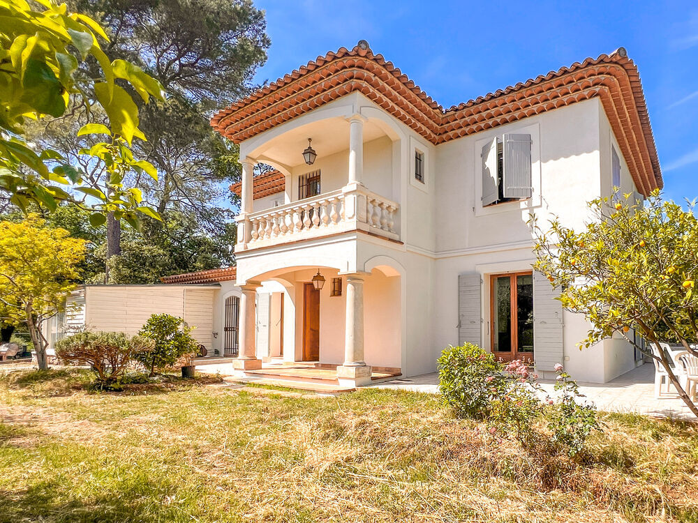 Vente Maison Villa de164 m² + T2 indépendant 35 m² + Terrain plat 1687 m² Roquefort-les-pins
