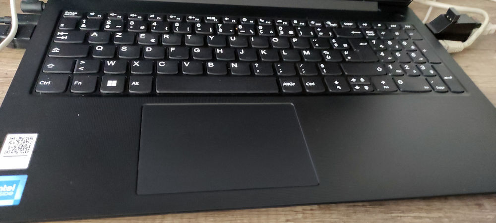 Portable Lenovo 15,6" Full HD ? 16?Go RAM ? 1?To SSD ? W11 Matériel informatique
