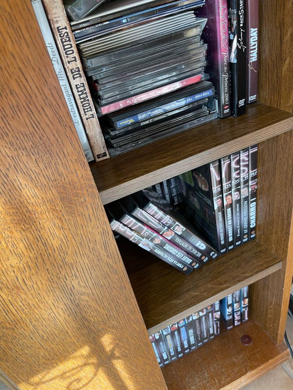 Meuble t&eacute;l&eacute; en ch&ecirc;ne Meubles