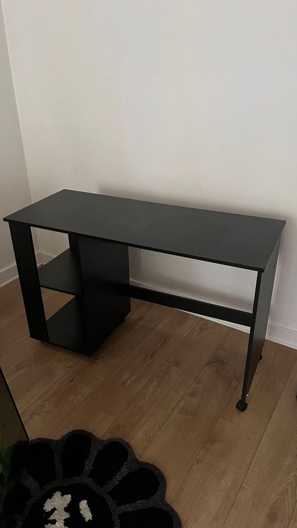 Bureau noir &agrave; roulettes Meubles