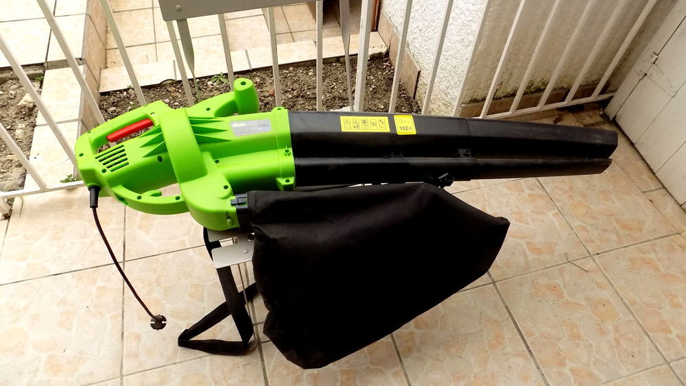 aspirateur souffleur &eacute;lectrique de jardin Jardin