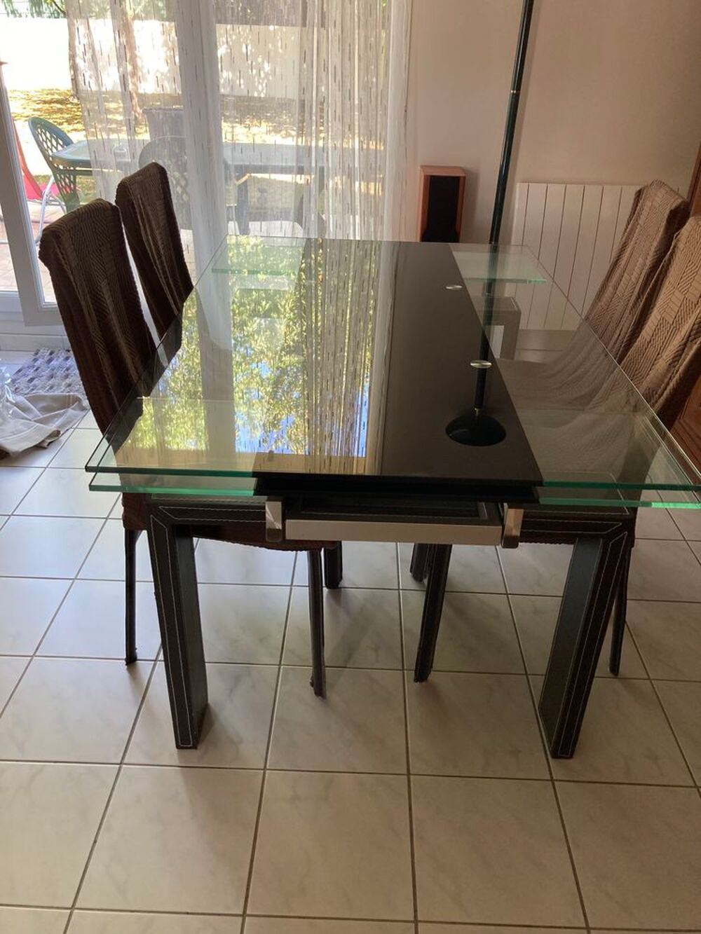 Table de salle &agrave; manger avec rallonge et lot de 4 chaises Meubles
