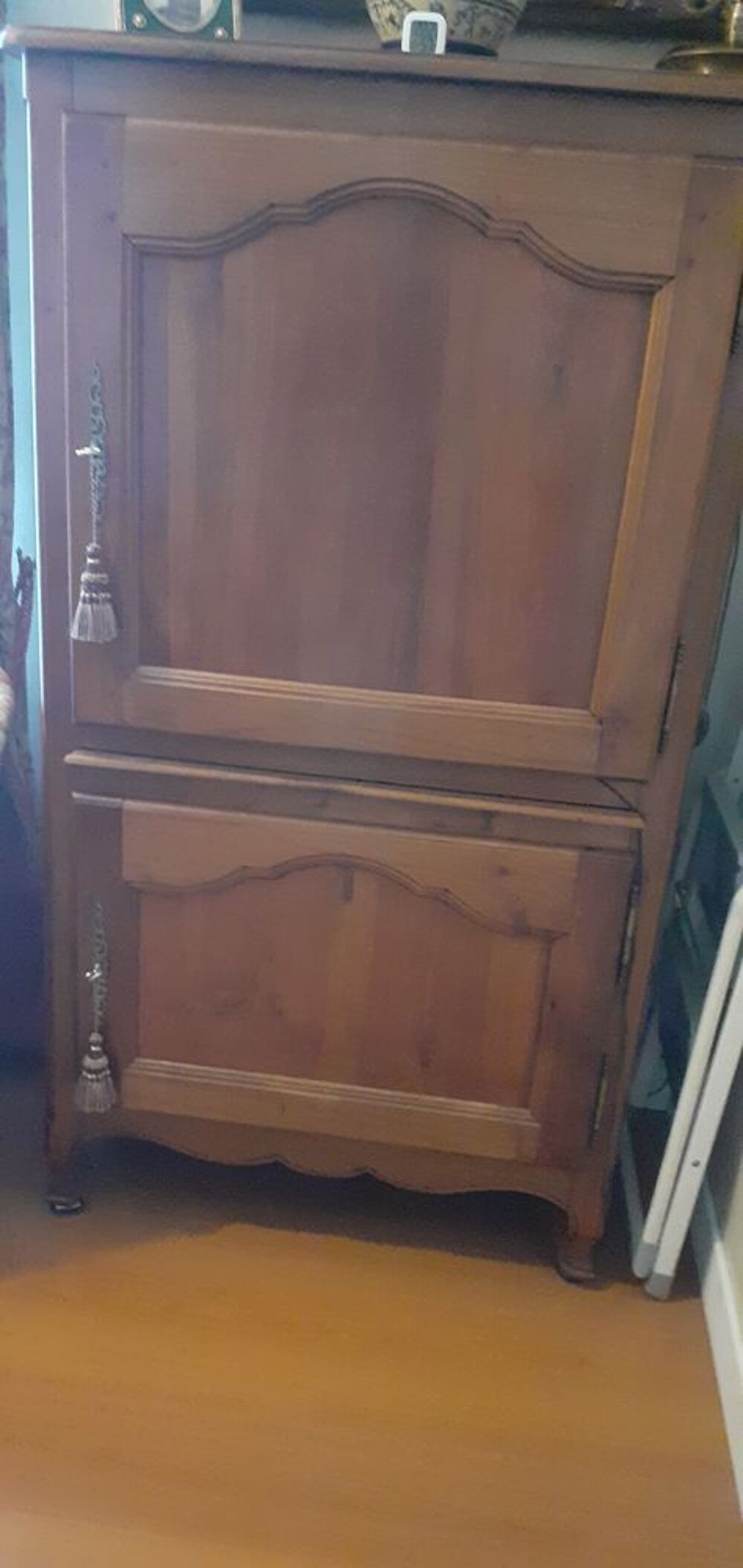 MEUBLE ANCIEN POUR RANGEMENT OU TELE OU INFORMATIQUE Meubles