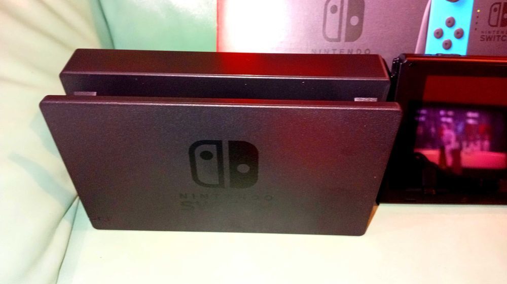 Switch NEON 2025 NEUVE Jamais Servi Consoles et jeux vidéos