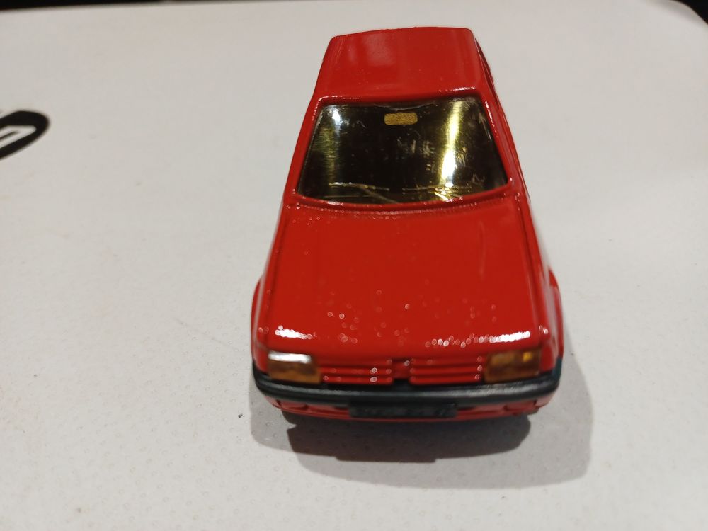 Peugoet 205 gti 1/43 eme 