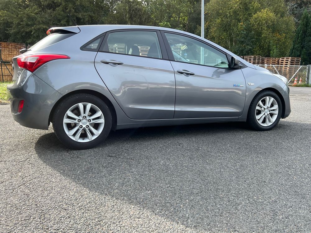 i30 1.6 CRDi 110 Blue Drive Pack Inventive 2013 occasion 77130 La Grande-Paroisse