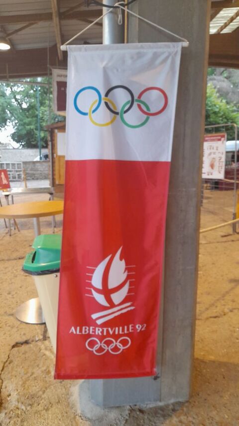 Deux drapeaux olympique alberville  1992 400 Marcigny (71)
