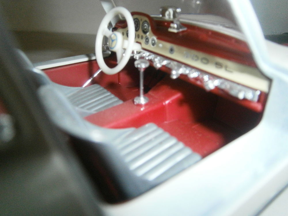MERCEDES 1/18 BURAGO 