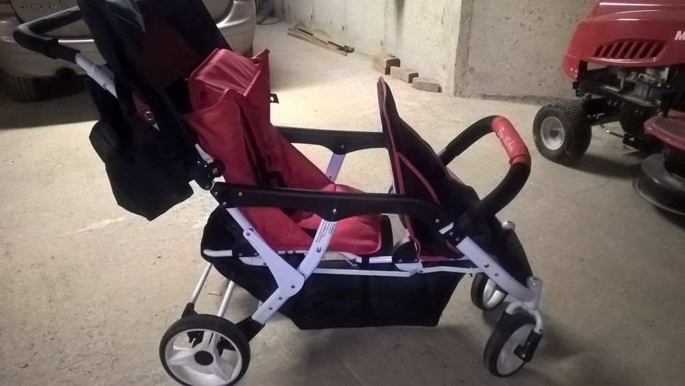 poussette double Puériculture