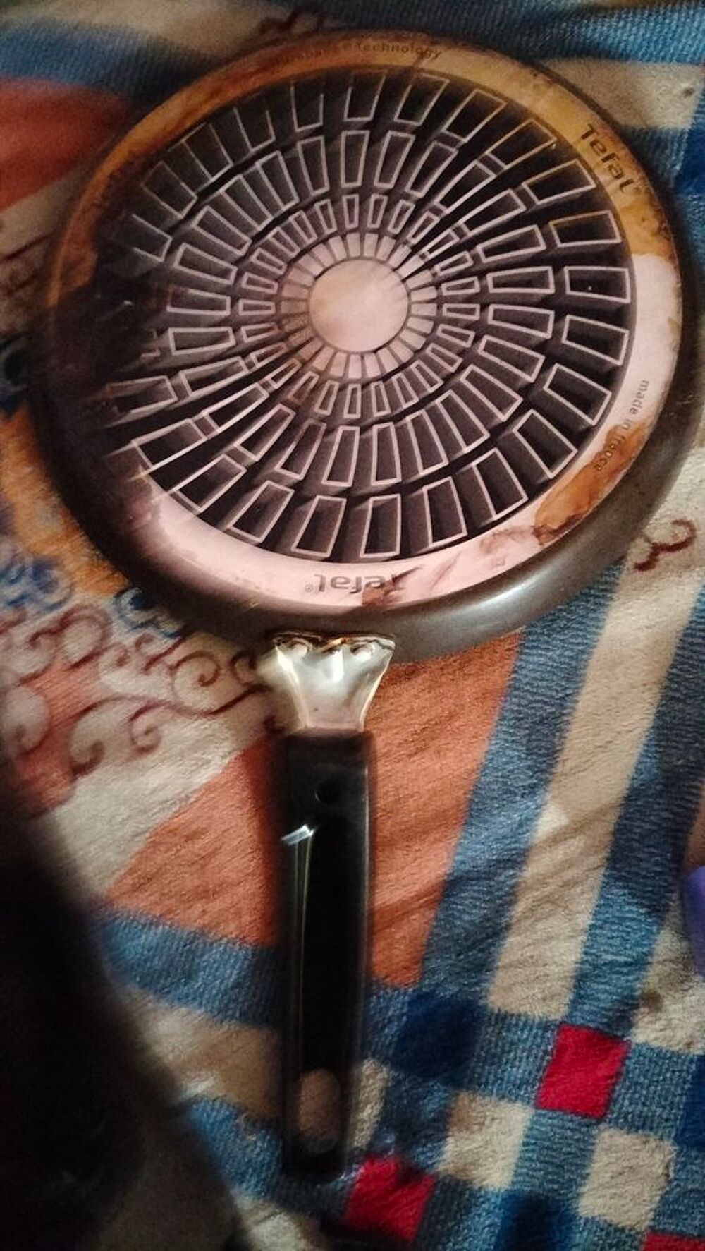 Cr&ecirc;pi&egrave;re Tefal diam 26 cm tr&egrave;s bon &eacute;tat Electroménager