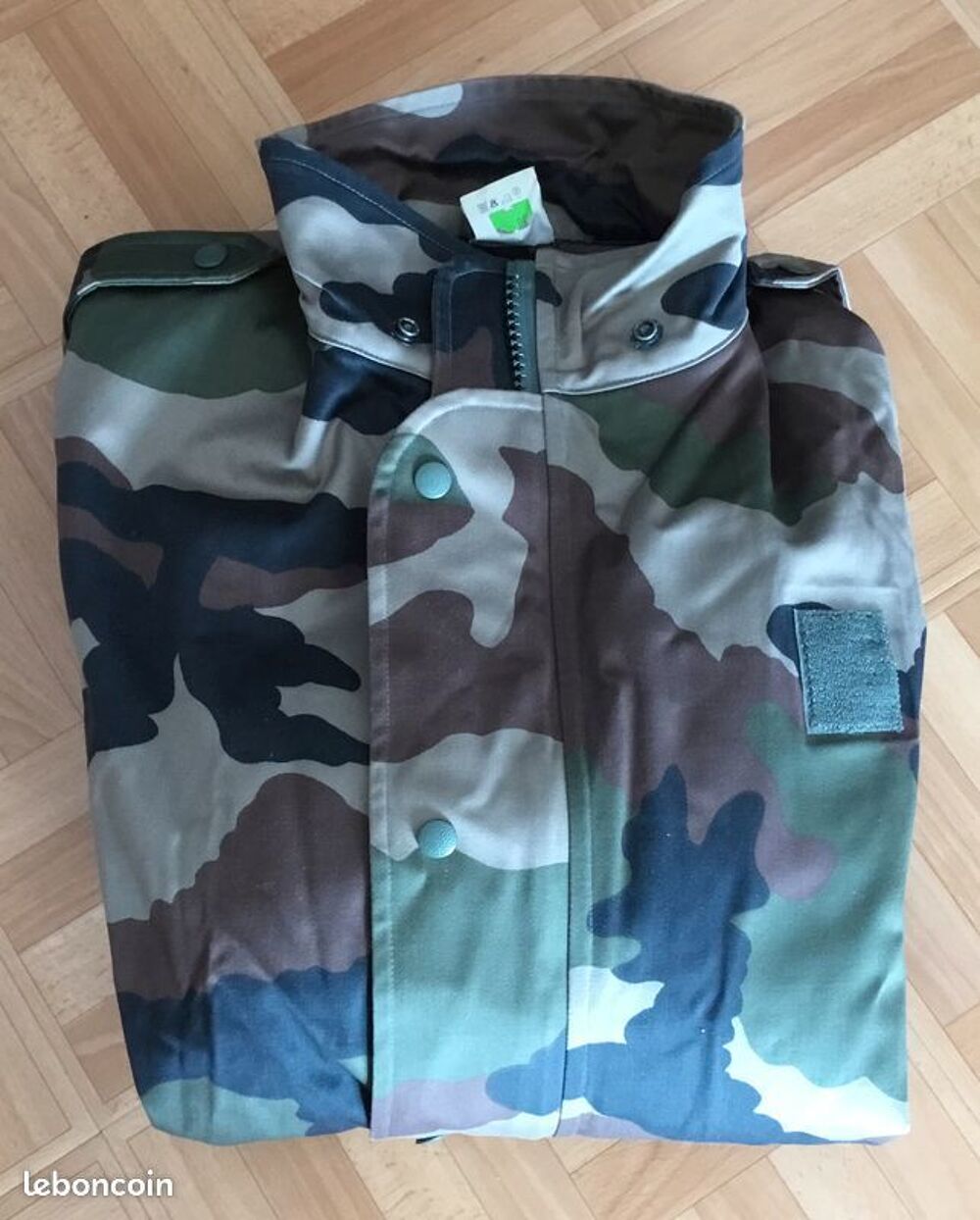 V&ecirc;tements militaire Vêtements