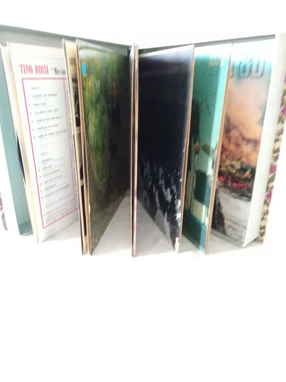 divers: vinyles , K7 audio + lecteur enregistreur , etc;;
CD et vinyles