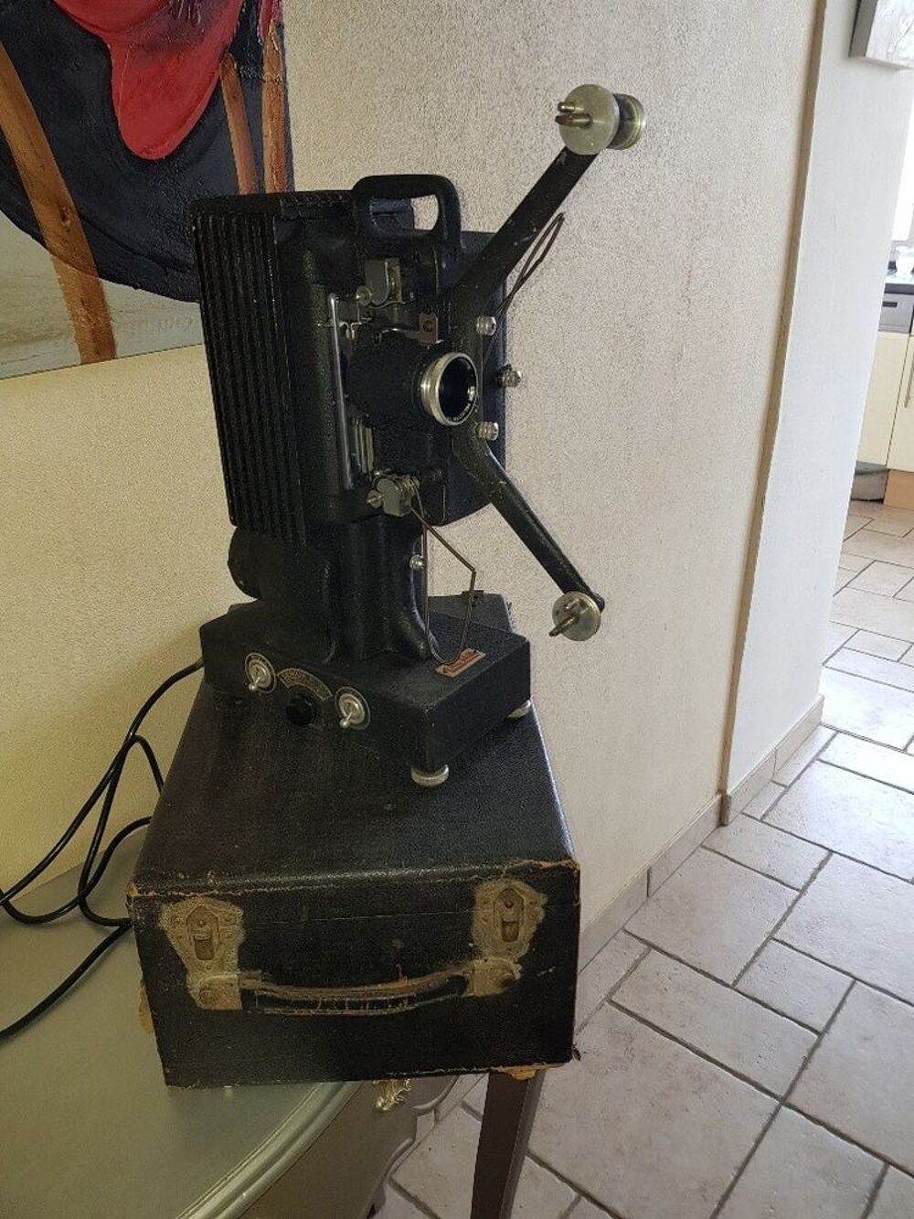  Projecteur de cin&eacute;ma ERCSAM Senior M.30. pour film 9,5 mm. 