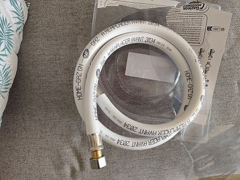 C&acirc;ble pour le branchement d'une cuisini&egrave;re &agrave; gaz Electroménager