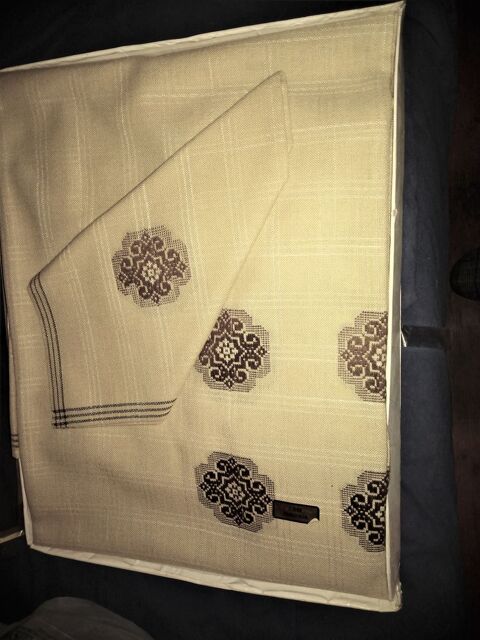 Service de table Basque (Tissus Dralon) 50 Saint-Mdard-en-Jalles (33)