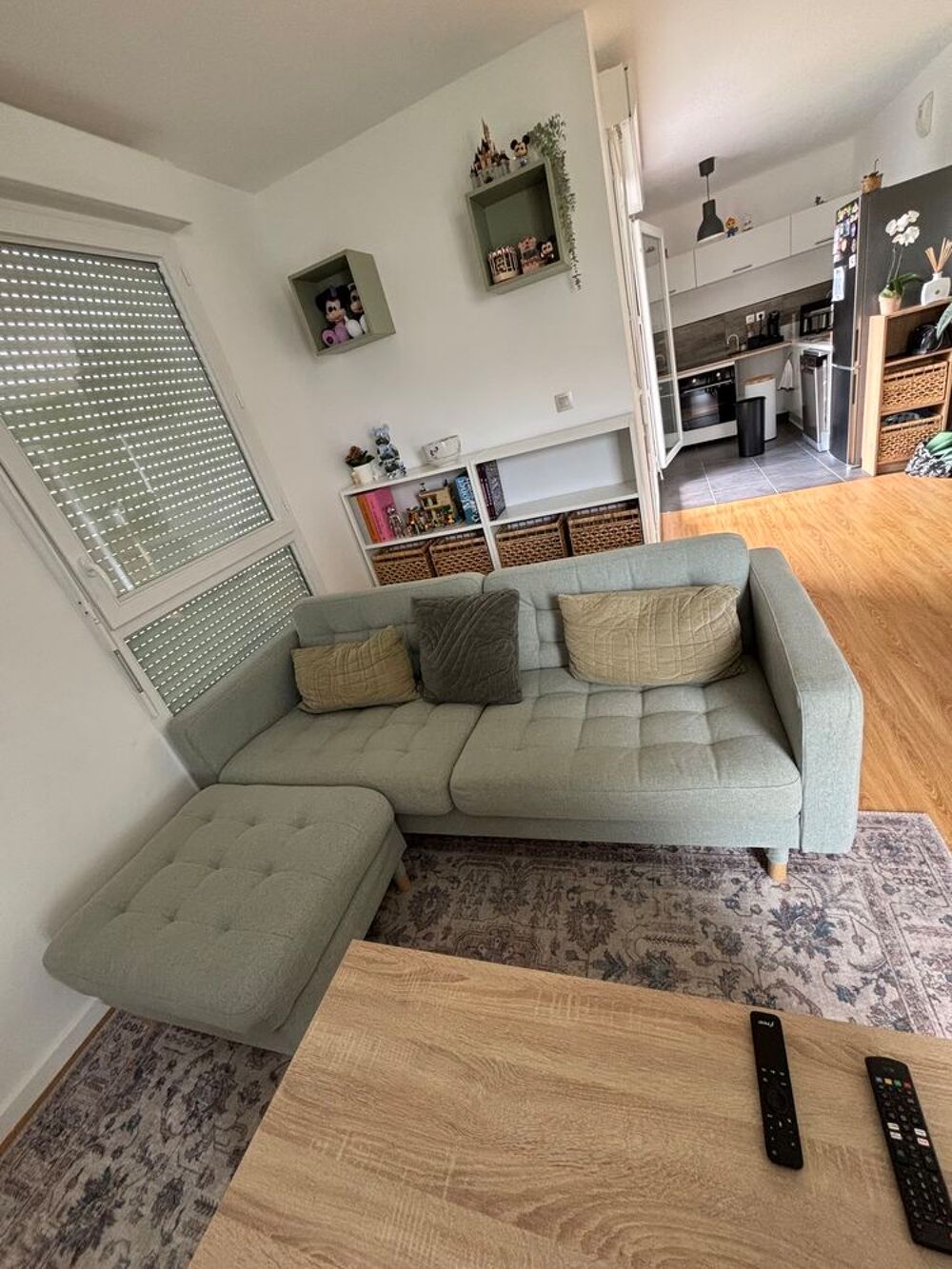CANAPE 3 places et pouf Meubles