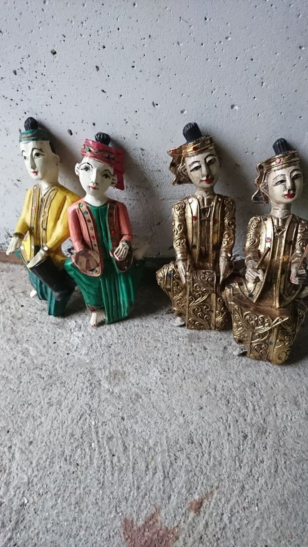lot de 4 statuettes indon&eacute;sienne en bois peint Décoration