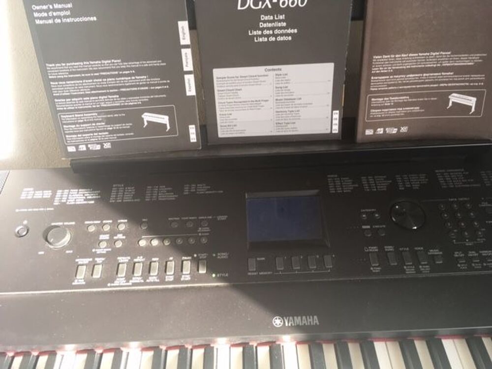 PIANO ARRANGEUR YAMAHA DGX 660 COMPLET Instruments de musique