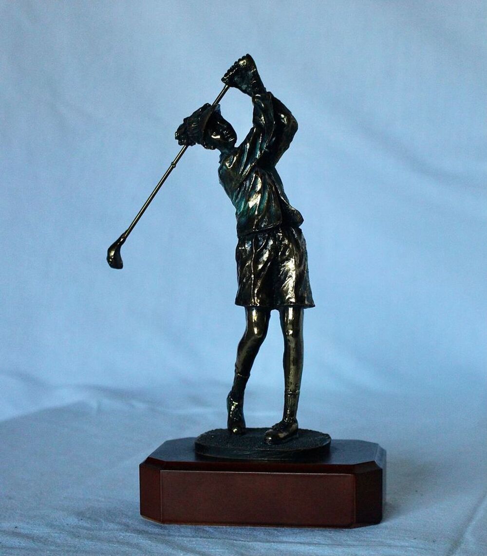 GOLF STATUETTE GOLFEUSE Décoration