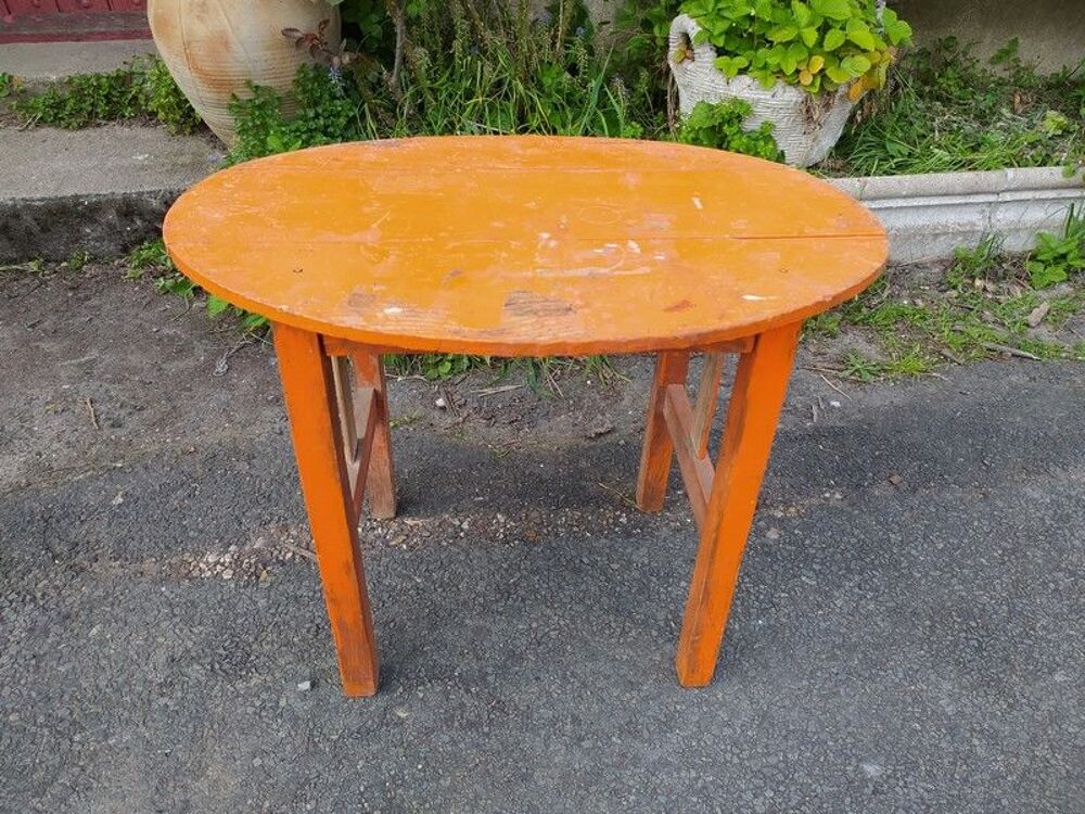 Petite Table en Bois Ovale Meubles
