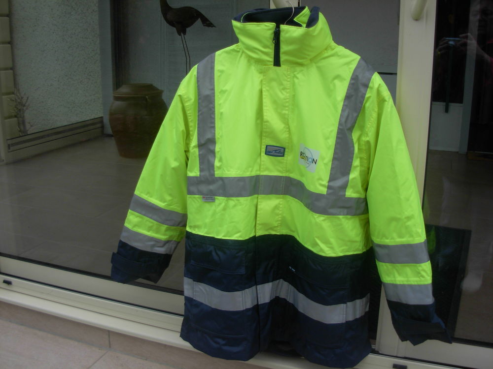Parka 2 en 1 XL neuves dont 1 veste amovible 100 % polyester Vêtements